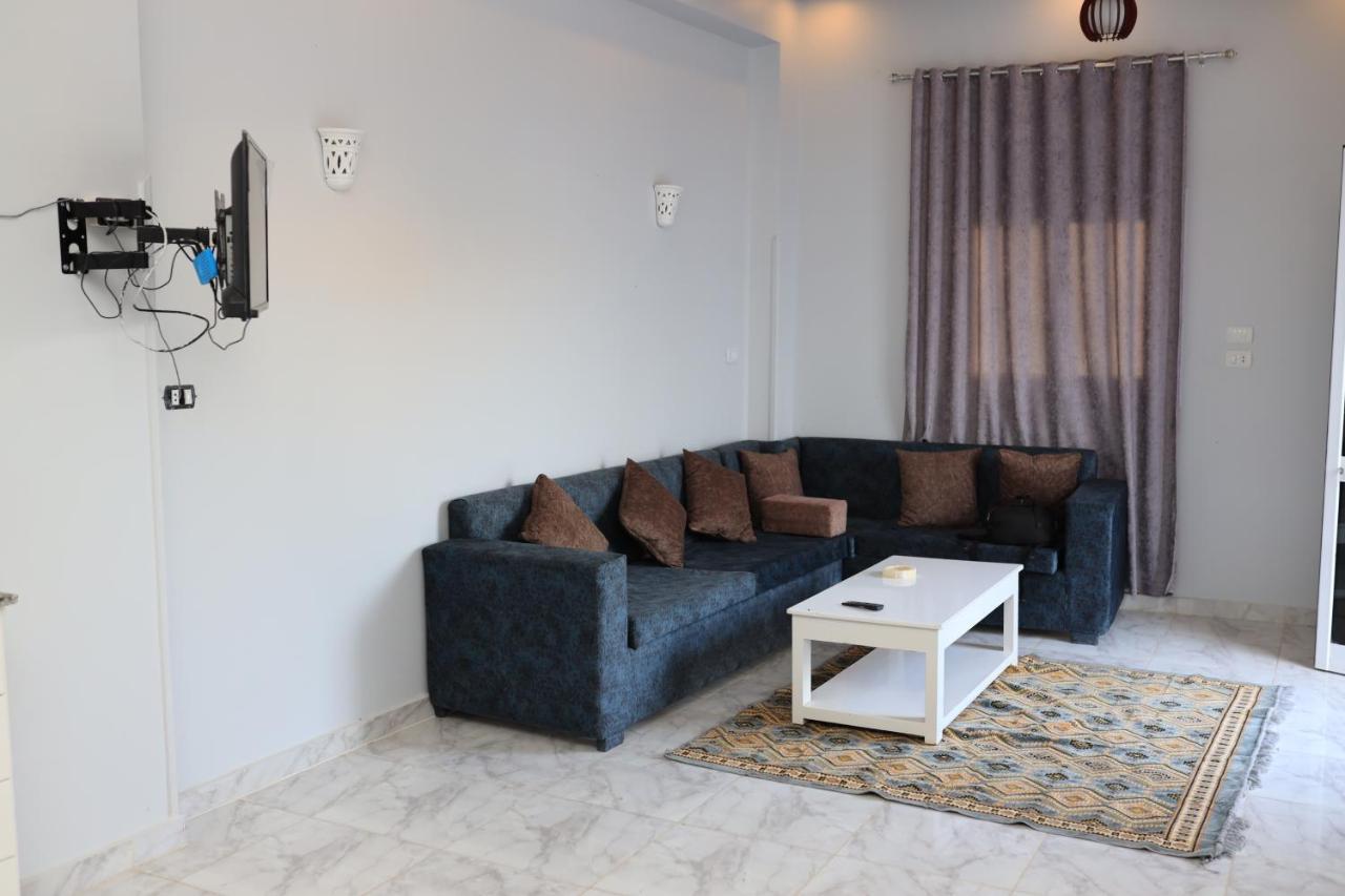 Nefertarie Guest House Luxor Exterior foto